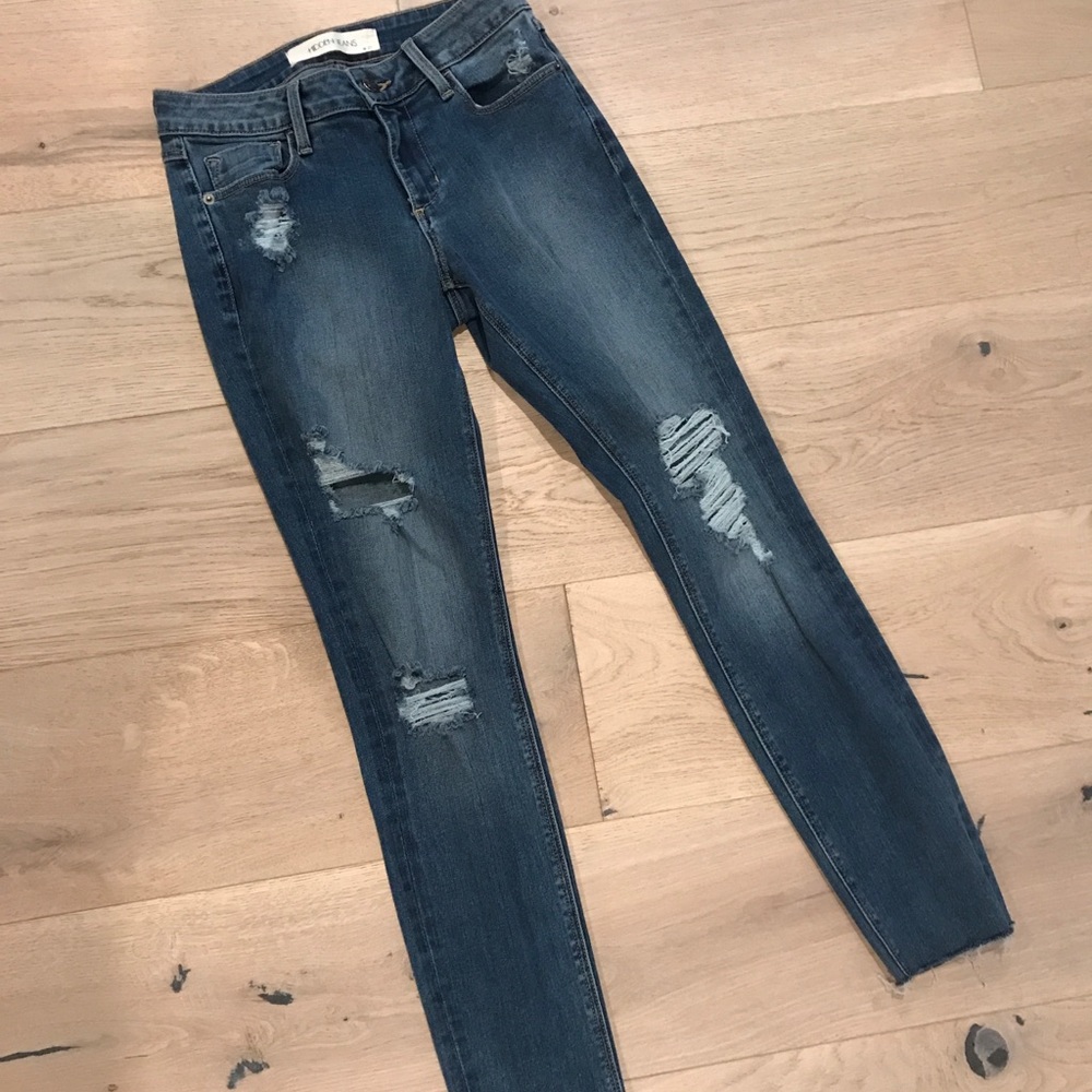 Hidden Amelia Mid-Rise Skinny Jeans